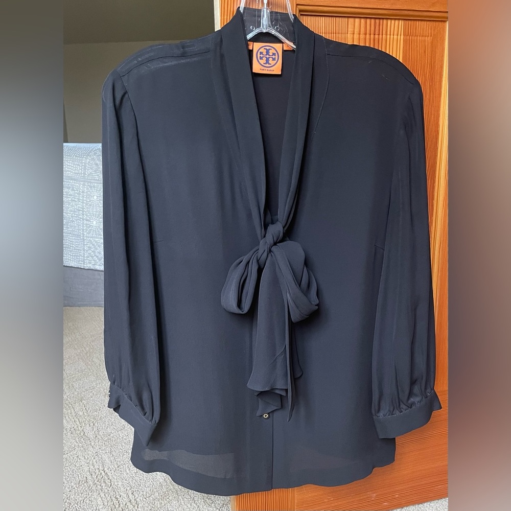 Tory Burch Tie Neck Bow Silk Blouse Black sz 8